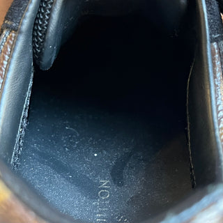 LOUIS VUITTON Run Away Monogram Coated Canvas Sneakers SZ 37 (US 7)