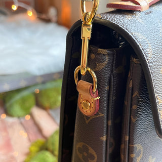 LOUIS VUITTON Pochette Metis Monogram Canvas Shoulder Bag