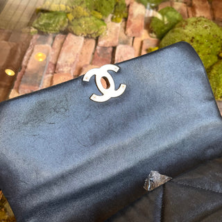 CHANEL 19 Medium Black Quilted Goatskin Shoulder Bag