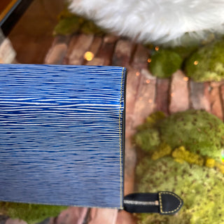 LOUIS VUITTON Toiletry 26 Blue Epi Denim Pouch