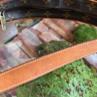 LOUIS VUITTON Croissant Brown Monogram Canvas Shoulder Bag