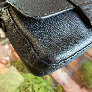 FENDI Baguette Black Cuoio Romano Selleria Shoulder Bag