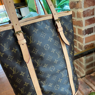 LOUIS VUITTON GM Brown Monogram Canvas Bucket Bag