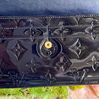 LOUIS VUITTON Sarah Bleu Infini Monogram Vernis Leather Wallet