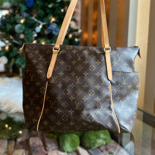LOUIS VUITTON Totally Monogram Canvas Tote Bag