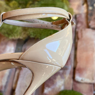 CAROLINA HERRERA Beige Patent Leather Strappy Heels SZ37(7US)