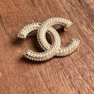 CHANEL CC 2020 Pearl Crystal Strass Brooch