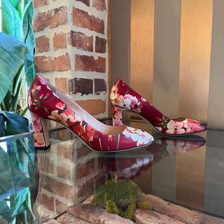 GUCCI Red Calfskin Blooms Pumps SZ 37.5 (US 7.5)