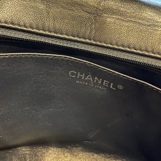 CHANEL Black Patent Leather Single Flap Shoulder Bag DIA311