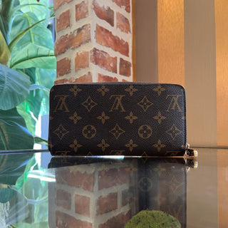 LOUIS VUITTON LV Monogram Canvas Zippy Wallet