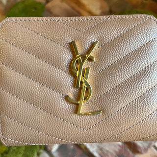 SAINT LAURENT Cassandre Matelassé Dark Beige Grain De Poudre Leather Compact Wallet