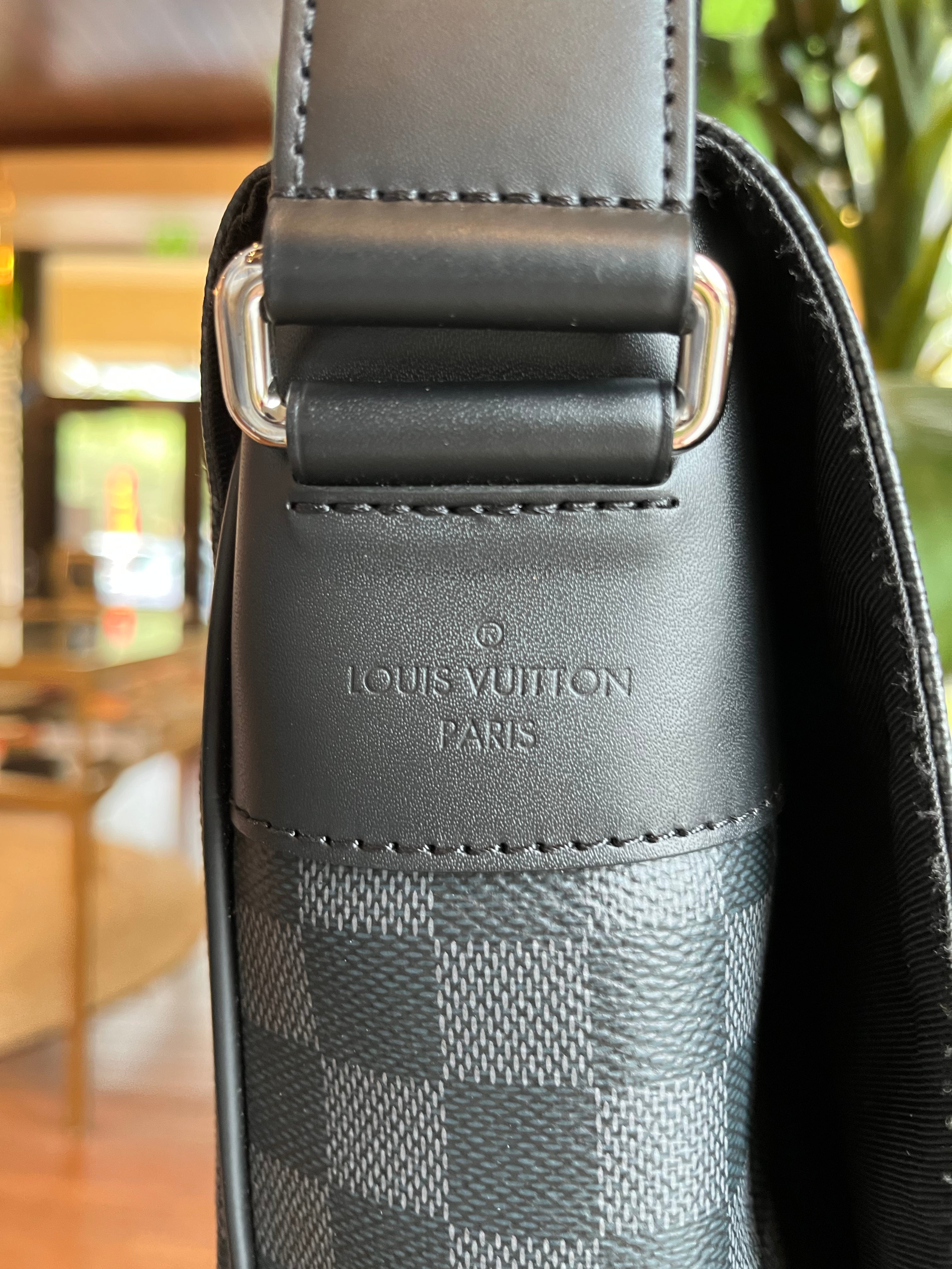 Louis Vuitton District NM Messenger Bag Damier Graphite GM Black