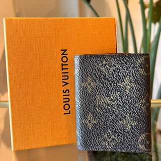 LOUIS VUITTON Monogram Canvas Card Holder
