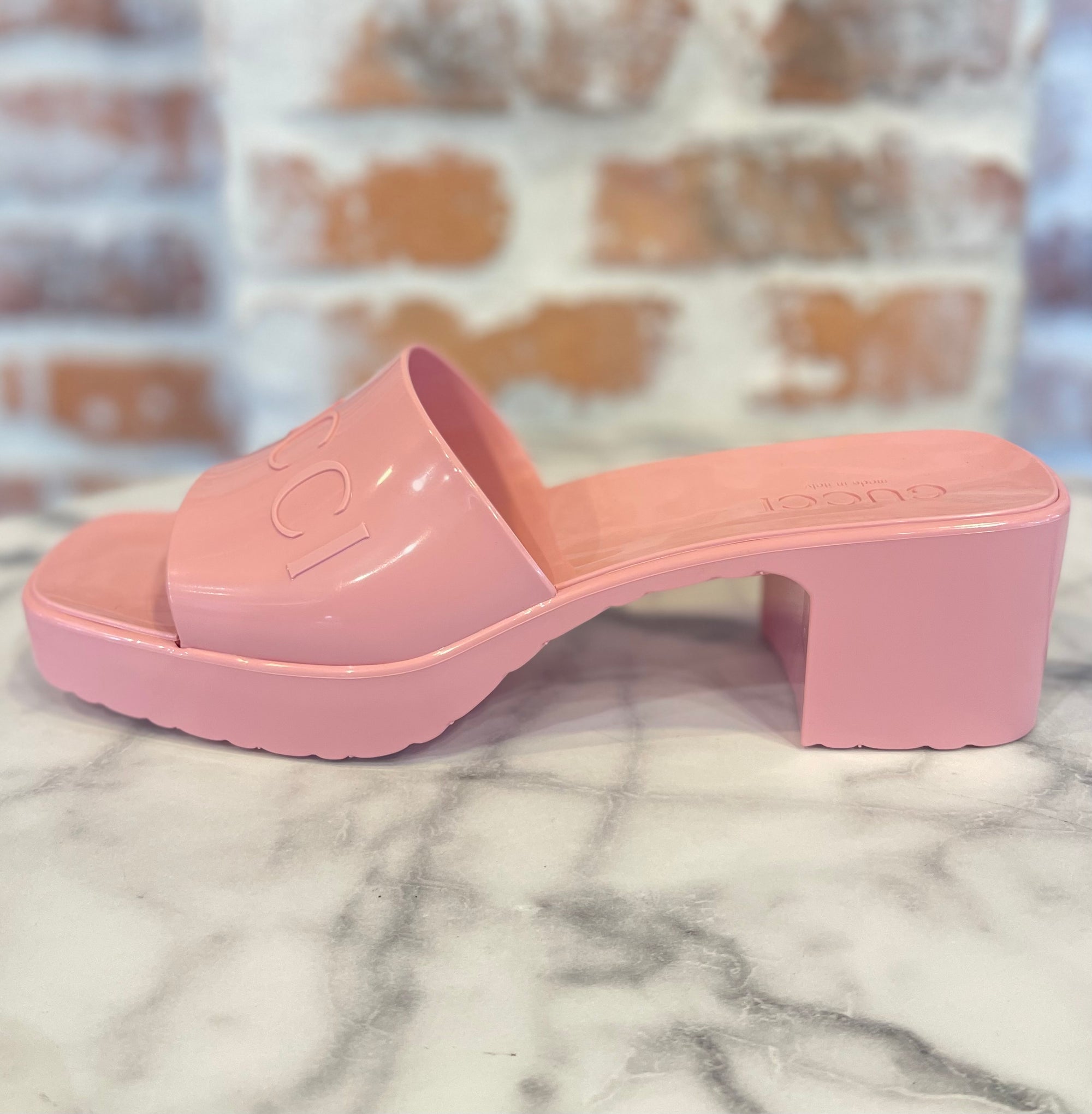 GUCCI Pink Rubber Sandal Chunky Heel Sz 39 TS3187