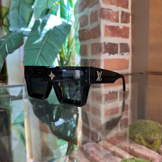 LOUIS VUITTON Z1547W 93L Cyclone Black Acetate Oversized Square Sunglasses