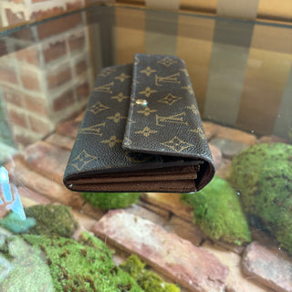LOUIS VUITTON Monogram Sarah Wallet