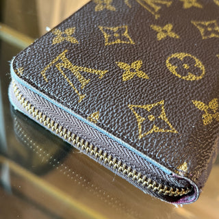 LOUIS VUITTON Monogram Zippy Wallet