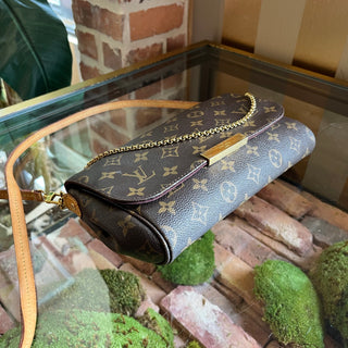 LOUIS VUITTON Favorite Brown Monogram Canvas Crossbody