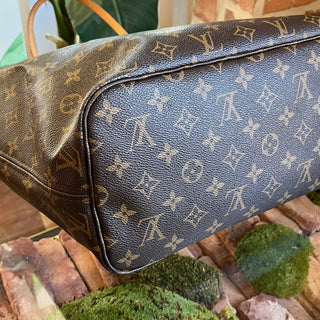 LOUIS VUITTON Neverfull MM Brown Monogram Canvas Tote