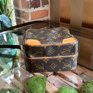 LOUIS VUITTON Amazone Brown Monogram Canvas Crossbody