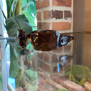 CHANEL 5076 Brown Frame CC Mother-of-Pearl Sunglasses