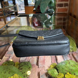 LOUIS VUITTON Pochette Metis Empreinte Black Leather Shoulder Bag