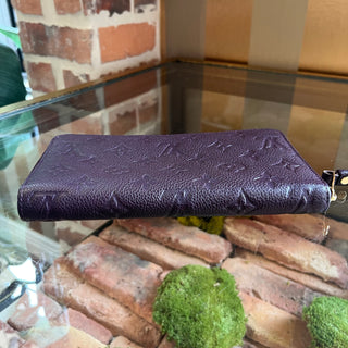 LOUIS VUITTON Empriente Purple Leather Zippy Wallet