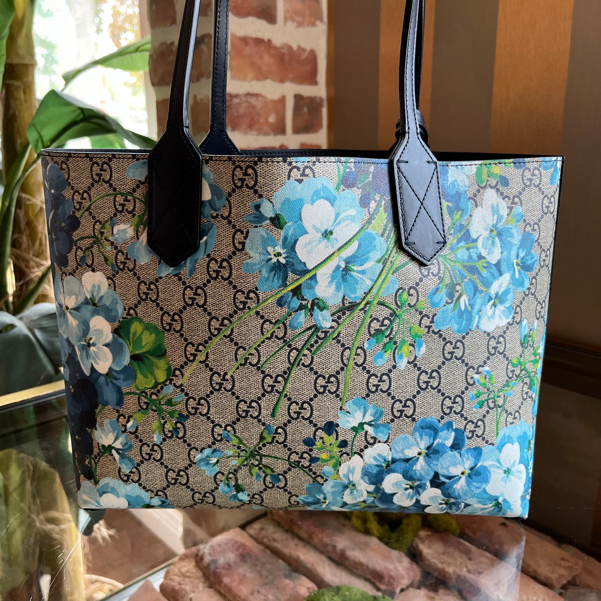 Gucci medium hot sale reversible tote