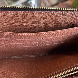 LOUIS VUITTON Zippy Organizer Brown Monogram Canvas Wallet