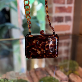 CHANEL Vintage Brown Tortoise Shell Interlocking CC Clutch Bag