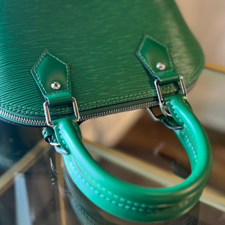 LOUIS VUITTON Epi Alma BB