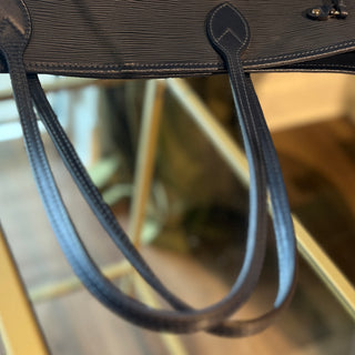 LOUIS VUITTON Navy Epi Leather Neverfull MM