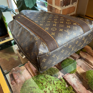 LOUIS VUITTON Beaubourg Brown Monogram Canvas Tote