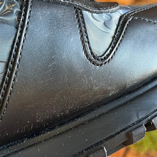 LOUIS VUITTON Run Away LV Monogram Black Leather Sneakers SZ 8