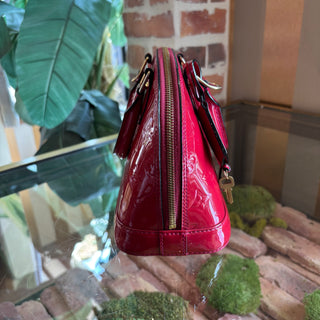LOUIS VUITTON Red Alma Vernis BB