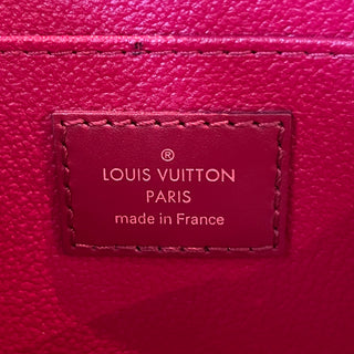 LOUIS VUITTON Epi Toiletry 26