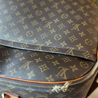 LOUIS VUITTON Monogram Packall GM