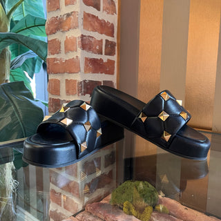 VALENTINO Black Leather Quilted Rockstud Slides SZ 40 (US 10)