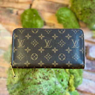 LOUIS VUITTON Monogram Canvas Wallet Zippy Organizer