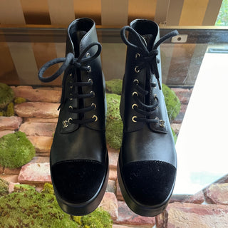 CHANEL Black Leather Interlocking CC Platform Boots w/ Velvet Toes SZ 39 (US 9)
