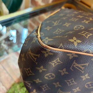 LOUIS VUITTON LV Monogram Batignolles Shoulder Bag