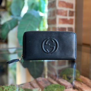 GUCCI Soho Black Pebbled Leather Zip-Around Continental Wallet