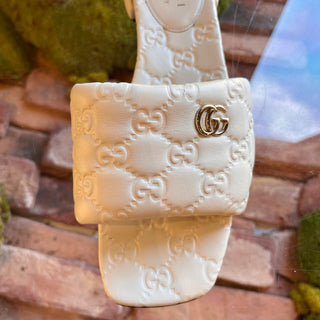 GUCCI White Leather Embossed Guccissima Slides SZ 38 (US 8)