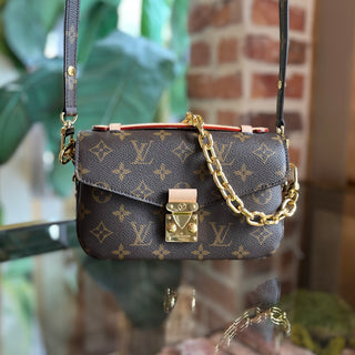 LOUIS VUITTON Pochette Métis East West Monogram Brown Canvas Crossbody Bag