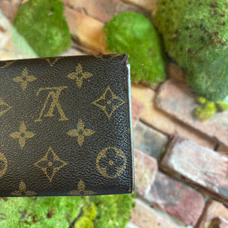 LOUIS VUITTON Monogram Sarah Wallet