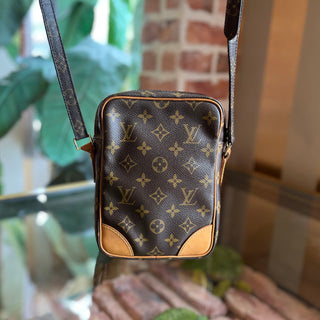 LOUIS VUITTON Amazone Brown Monogram Canvas Crossbody