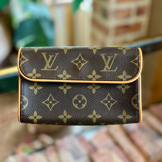 LOUIS VUITTON Flourentine XS Monogram Belt Bag