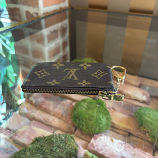 LOUIS VUITTON Monogram Key Cles Pouch