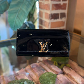 LOUIS VUITTON Louise Vernis Black Leather Clutch