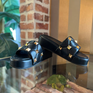 VALENTINO Black Leather Quilted Rockstud Slides SZ 40 (US 10)